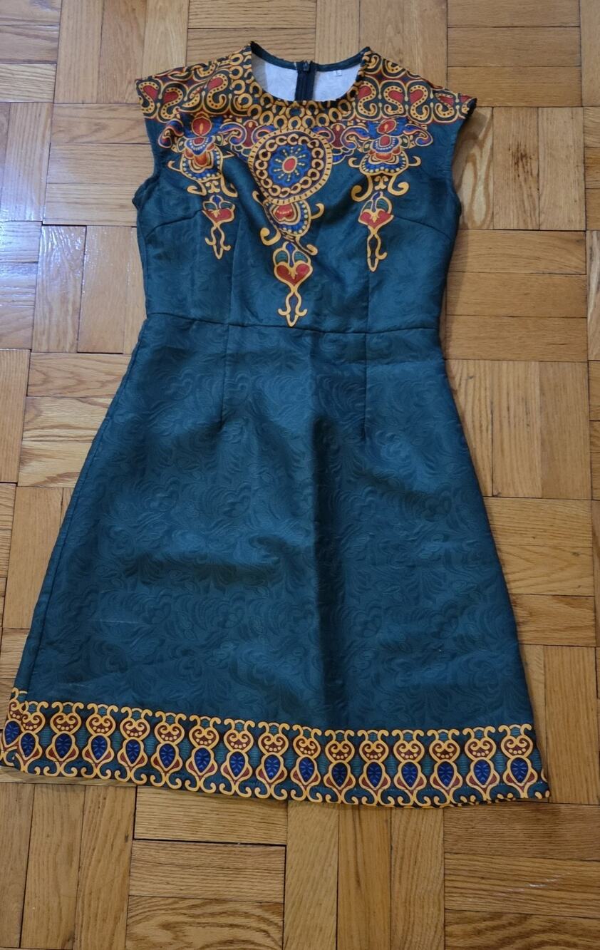 Green Jewel Embossed Sleevless Knee Length Dress Sz L Will Fit Sz M